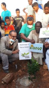 Plantation arbre à Maaden en hommage à Pierre RABHI