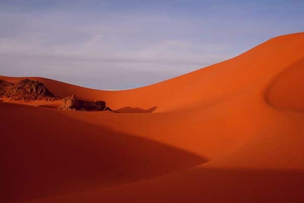 Dunes et roches Tadrart-Point-Afrique