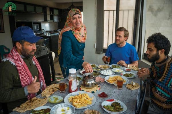 Diner avec une famille palestinienne - Itinérance et rencontres en Palestine - Point-Afrique Voyages